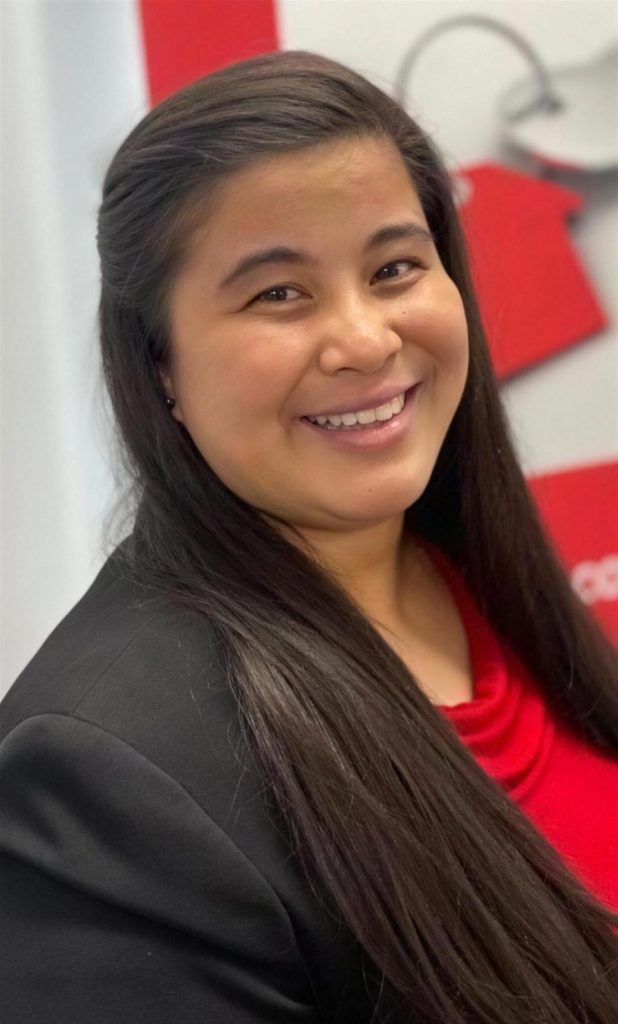 Monique Komlusan, Conveyancing Associate
